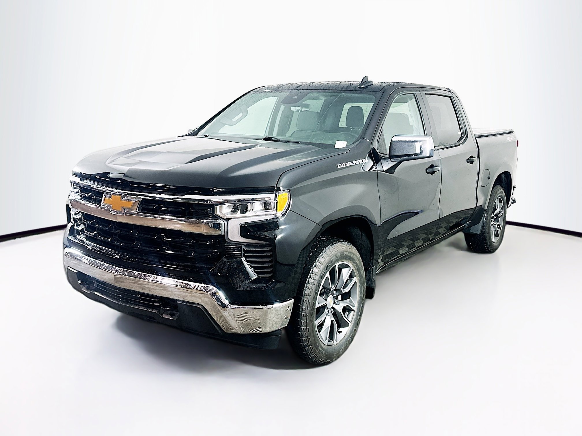 Used 2024 Chevrolet Silverado 1500 LT image 3