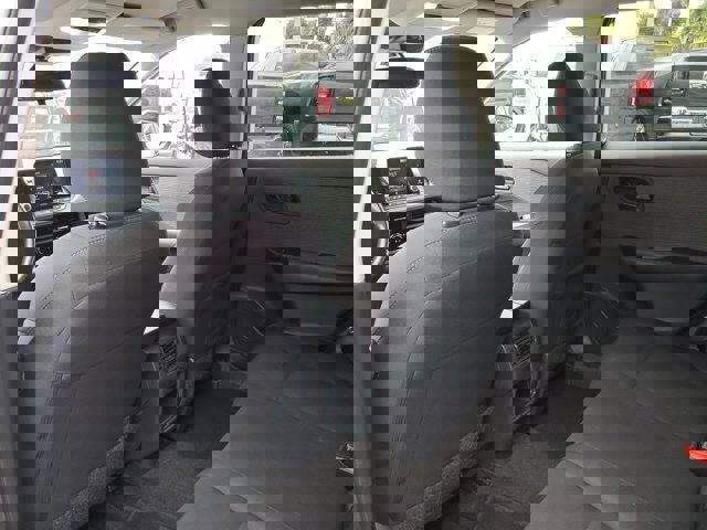 Used 2023 Nissan Rogue S image 18