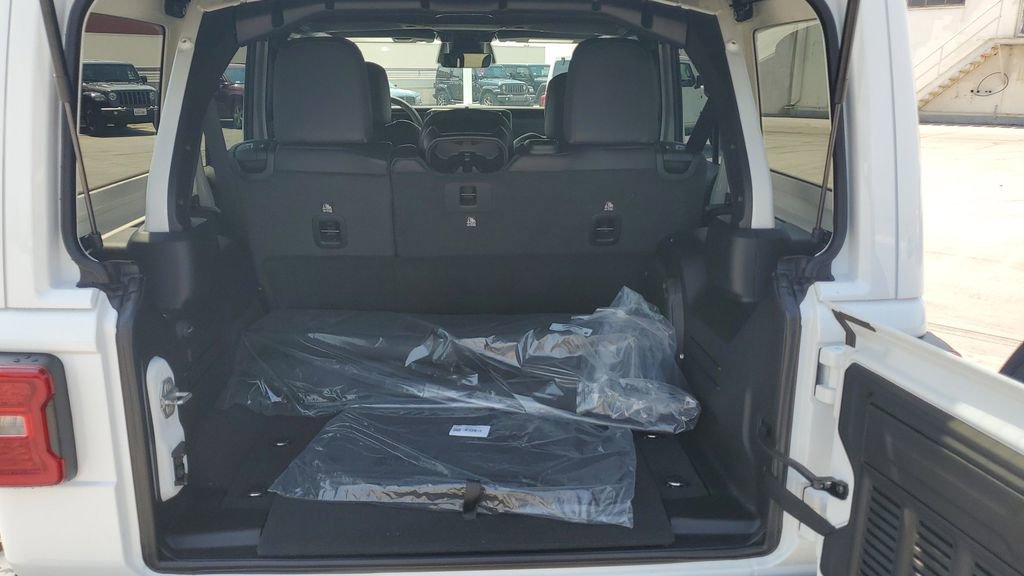 New 2025 Jeep Wrangler Sahara image 11