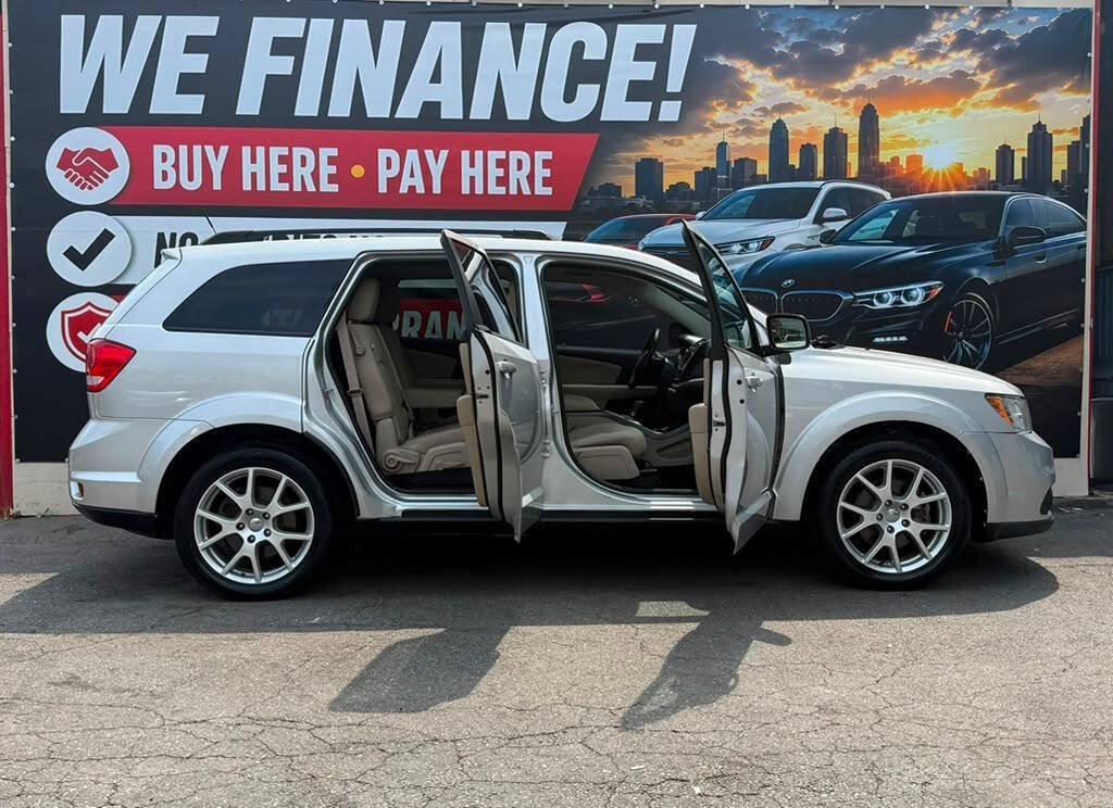 Used 2013 Dodge Journey SXT w/ Flexible Seating Group FWD image 4