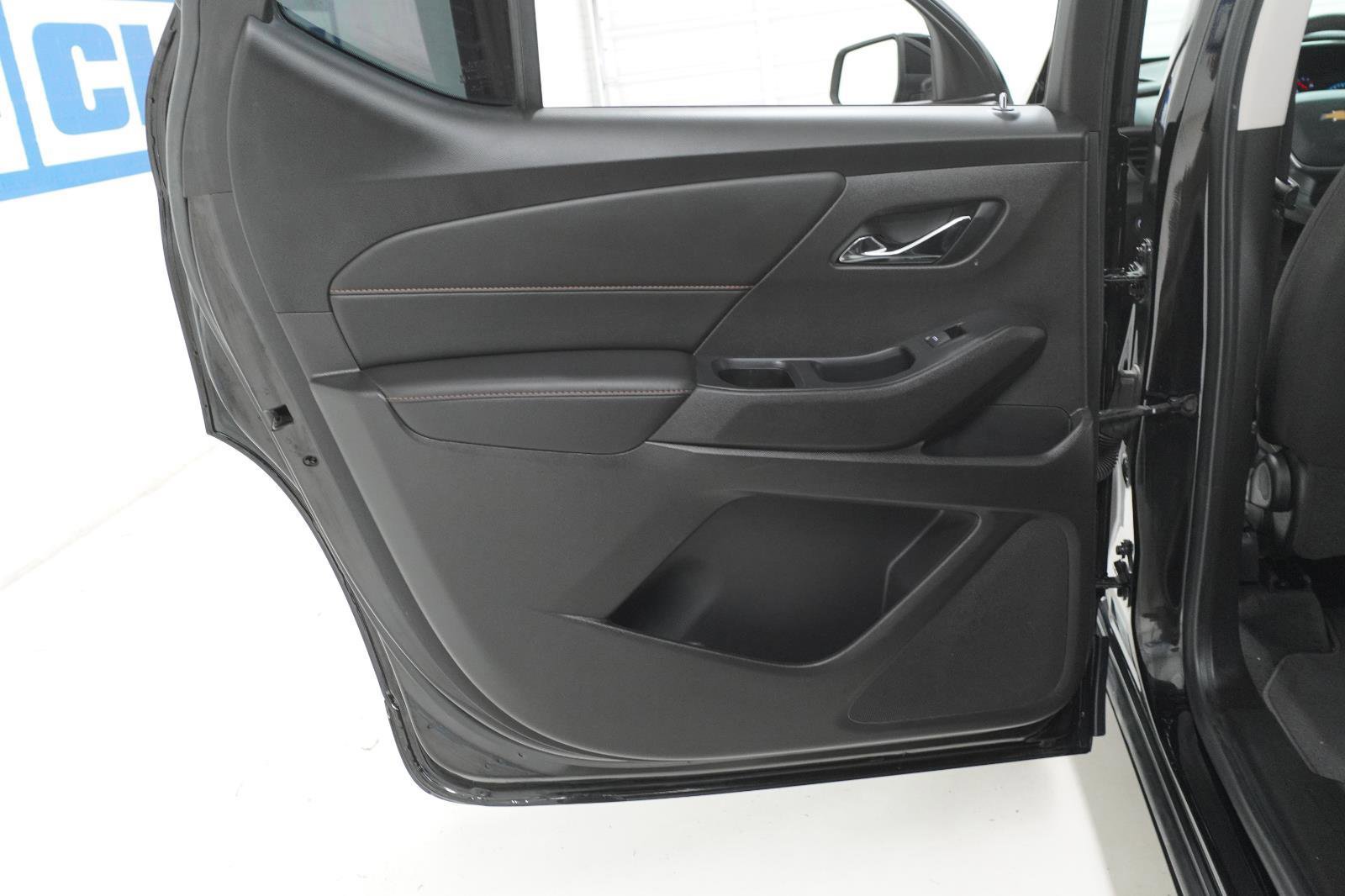 Used 2021 Chevrolet Traverse LS FWD image 29
