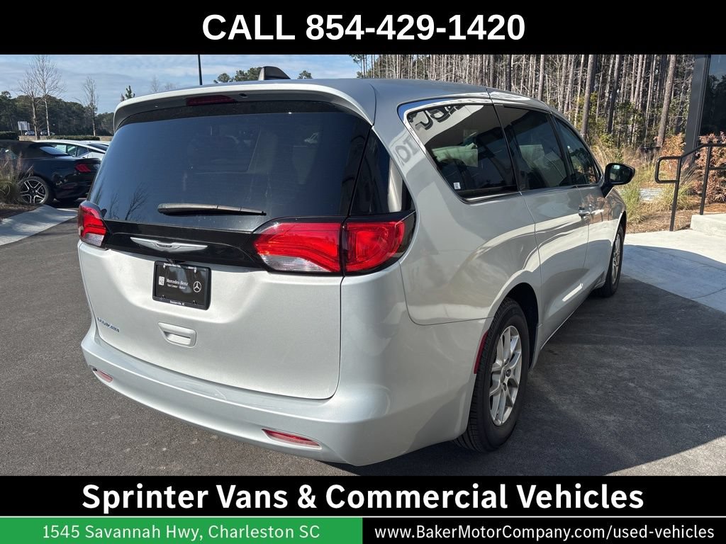 Used 2024 Chrysler Voyager LX FWD image 5