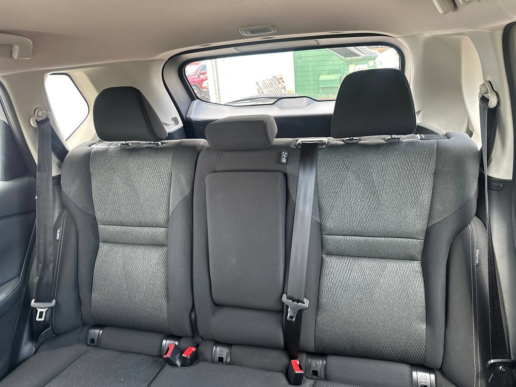Used 2025 Nissan Rogue SV AWD/4WD image 17