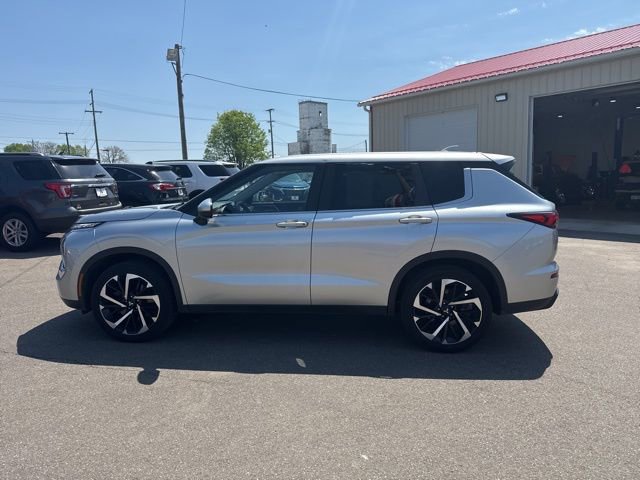 Used 2022 Mitsubishi Outlander ES AWD/4WD image 6