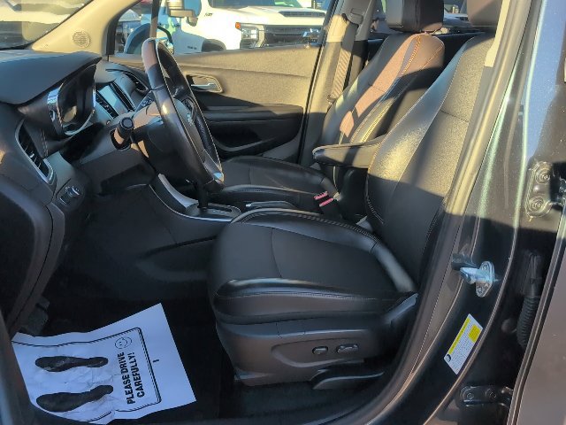 Used 2021 Chevrolet Trax LT w/ LT Convenience Package AWD/4WD image 17