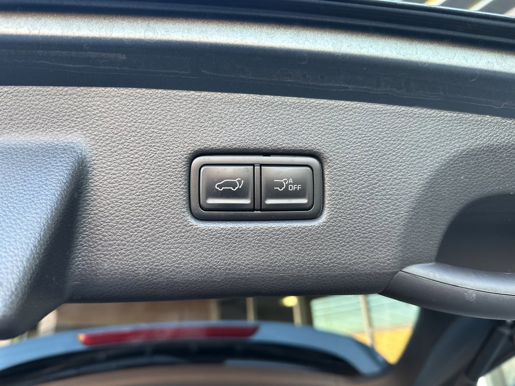 Used 2024 Kia Carnival EX image 39