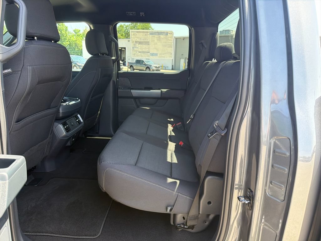 New 2026 Ford F150 XLT w/ XLT Black Appearance Package AWD/4WD image 17