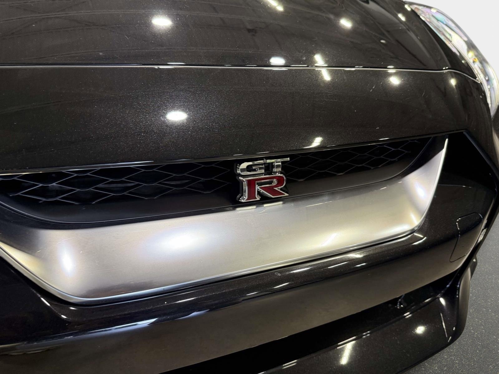Used 2021 Nissan GT-R Premium image 10