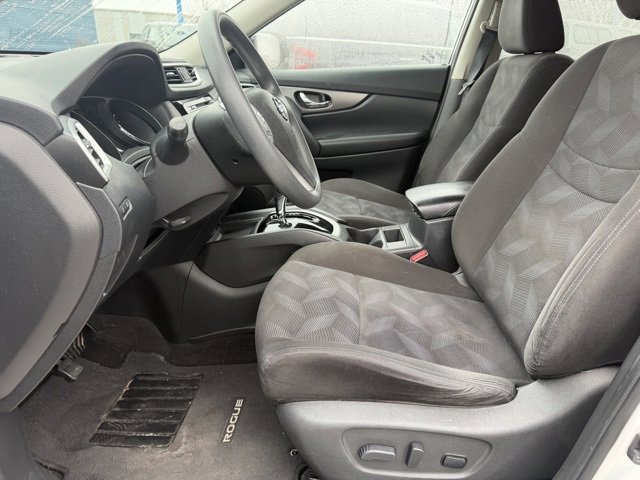 Used 2015 Nissan Rogue SV image 13