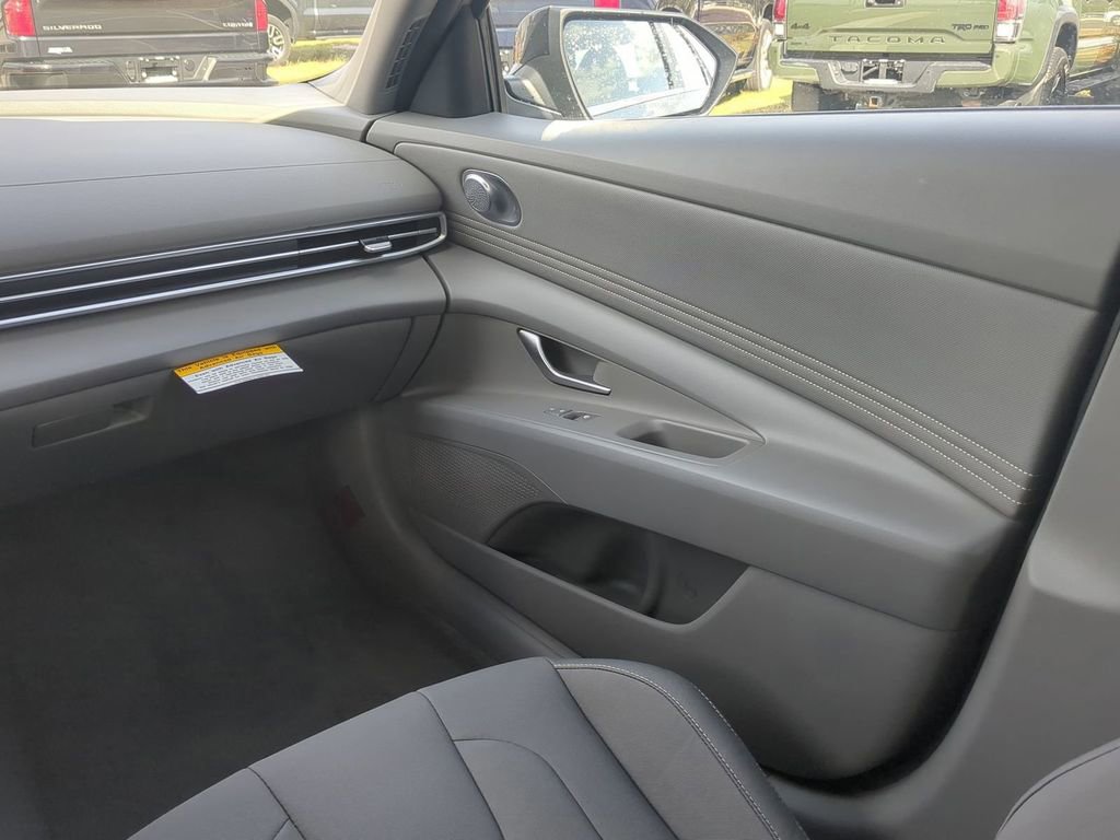 New 2026 Hyundai Elantra SEL Sport image 18