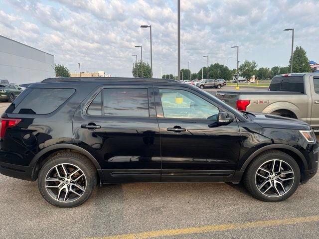 Used 2018 Ford Explorer Sport w/ Equipment Group 401A AWD/4WD image 8