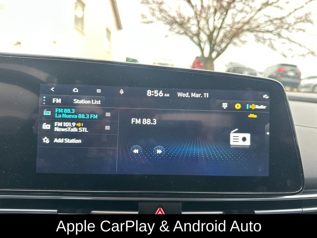 Used 2025 Hyundai Elantra Limited image 16