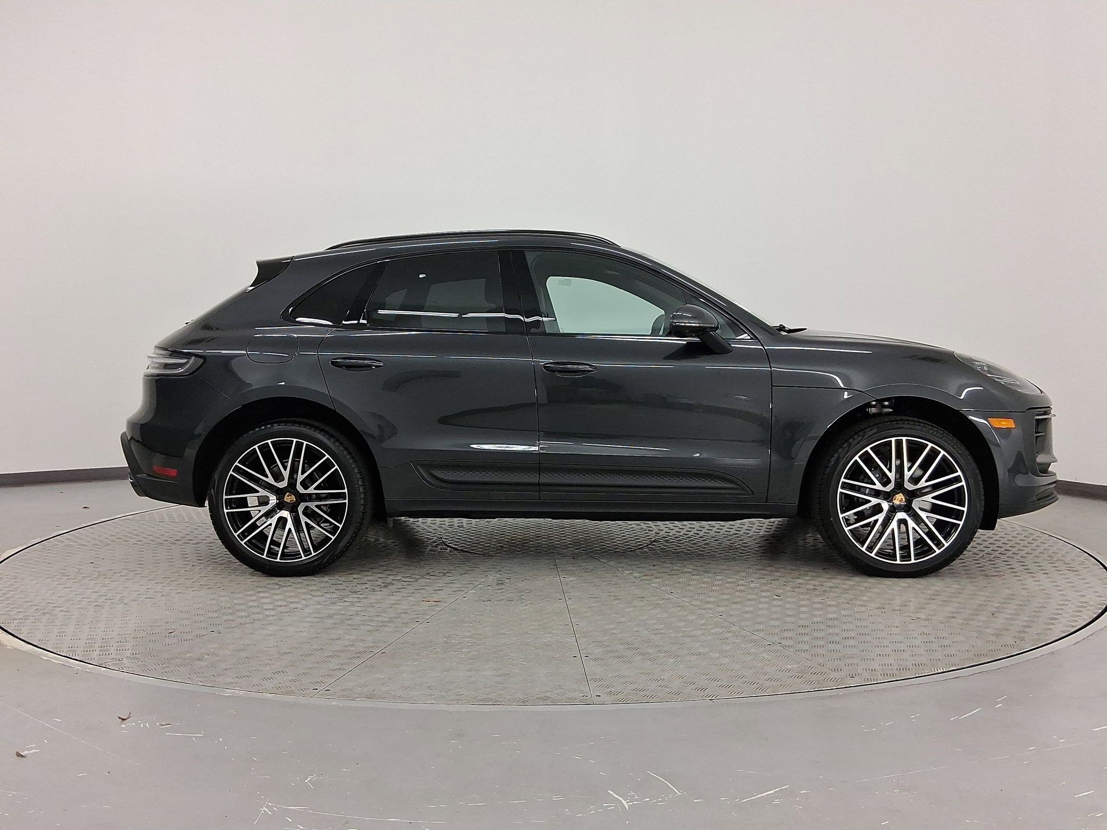 Used 2026 Porsche Macan image 8