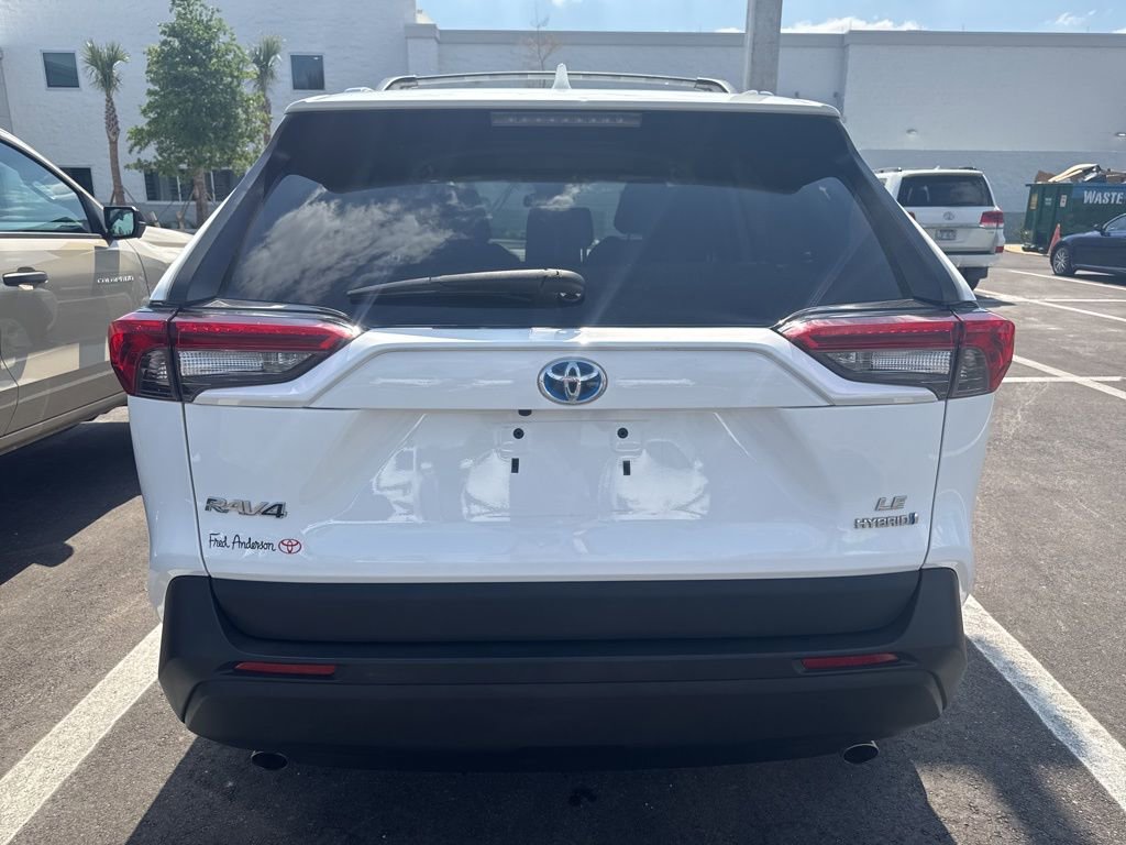 Used 2021 Toyota RAV4 LE image 5
