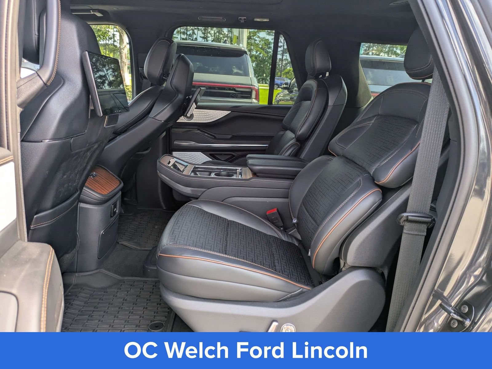 Certified 2025 Lincoln Navigator L Black Label AWD/4WD image 9