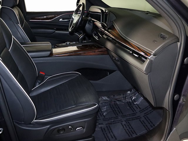 Used 2023 Cadillac Escalade ESV Premium Luxury image 37
