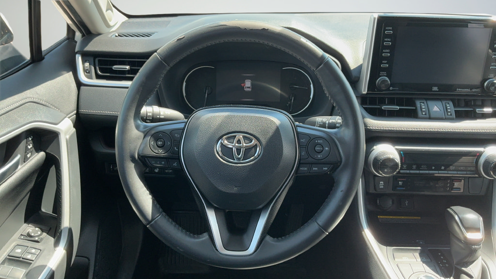 Used 2020 Toyota RAV4 Limited AWD/4WD image 9