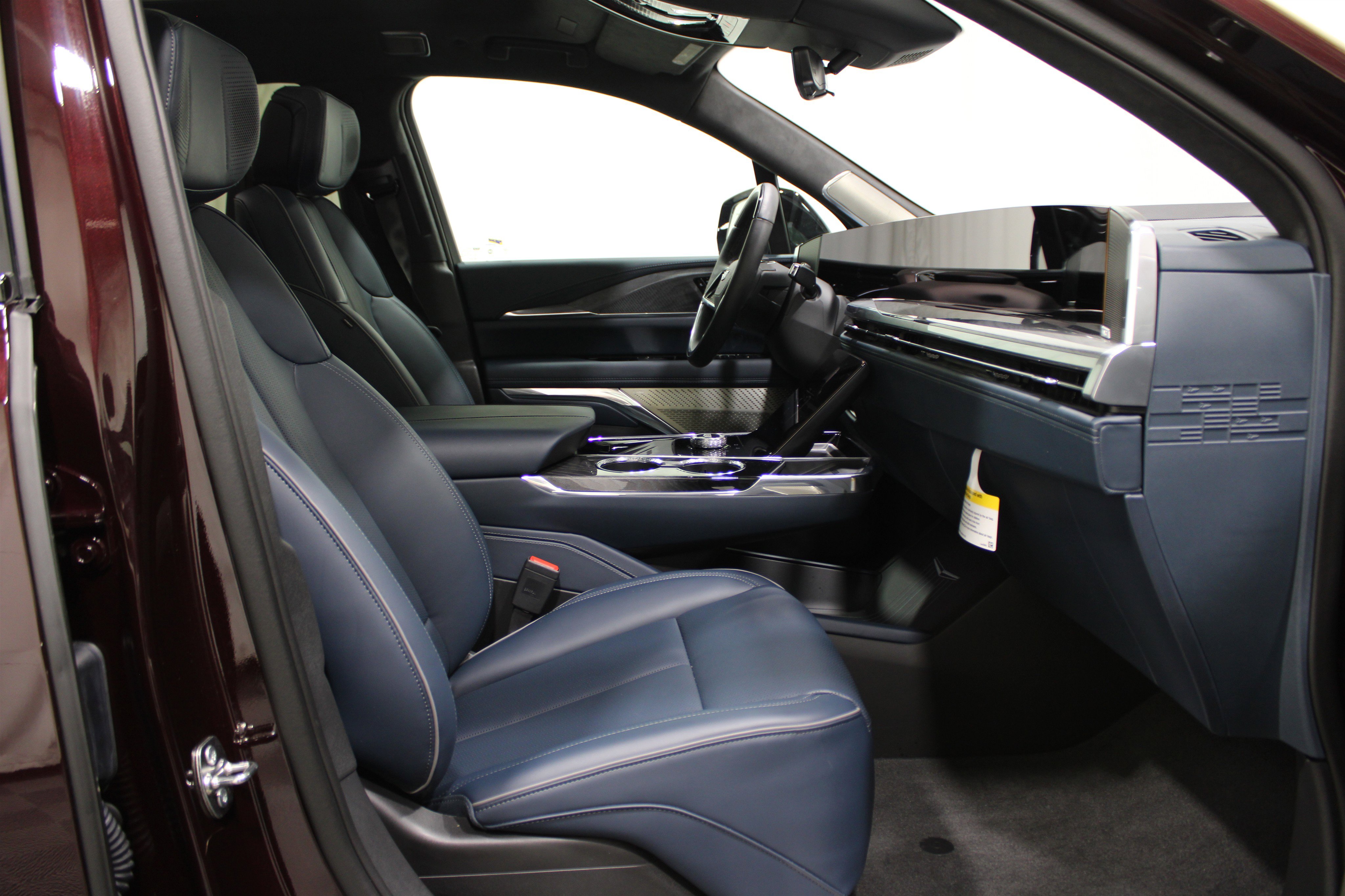 New 2026 Cadillac Escalade IQ Luxury 2 w/ LPO, Radiant Package image 31