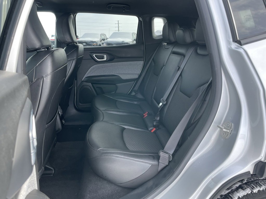 Used 2024 Jeep Compass Latitude image 8