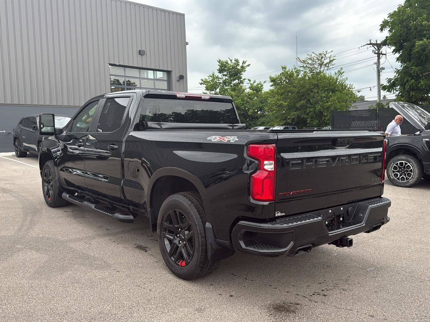 Used 2024 Chevrolet Silverado 1500 RST w/ Redline Edition AWD/4WD image 5
