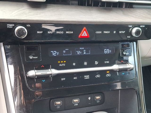 Certified 2024 Kia Carnival EX image 17