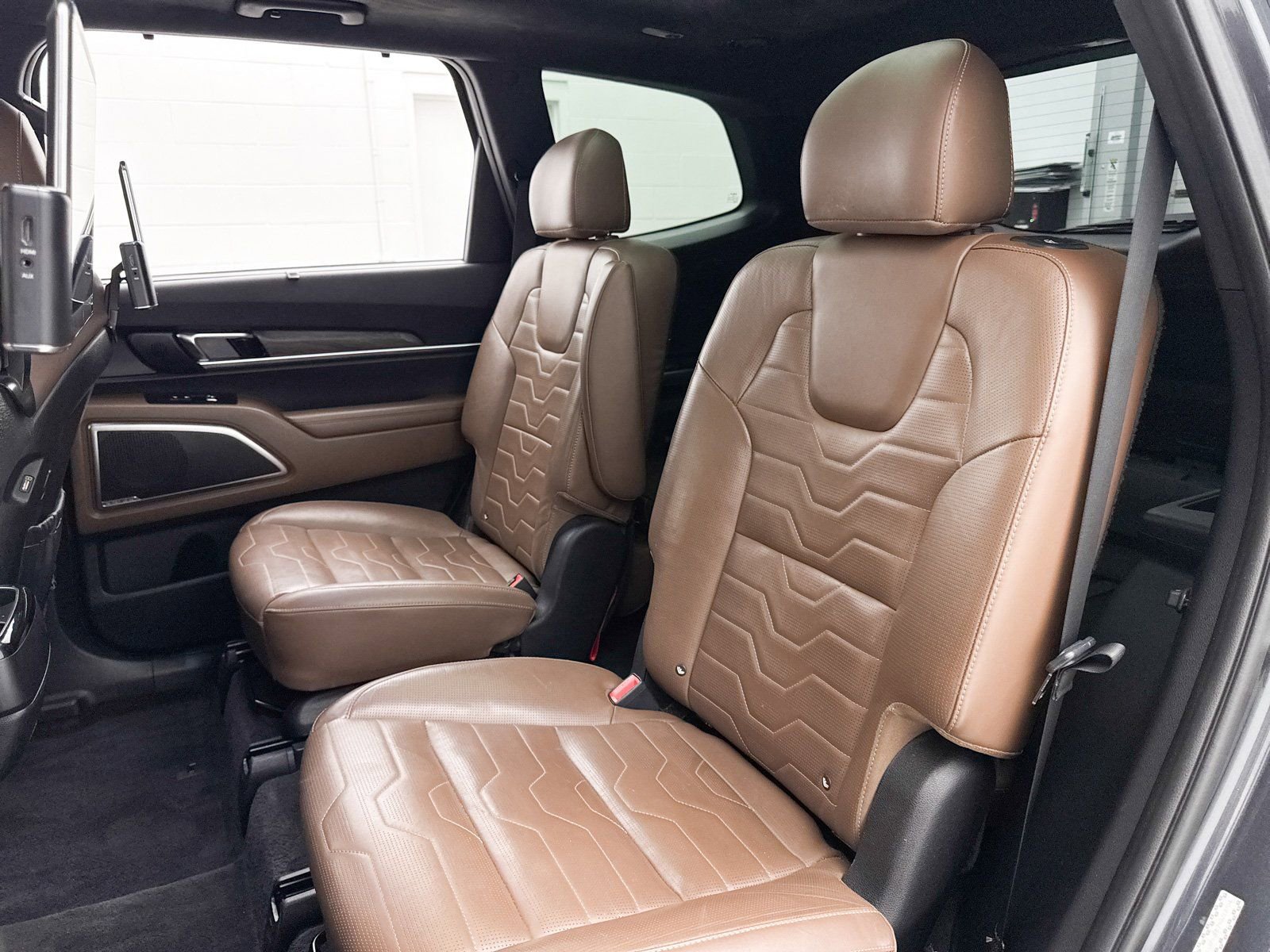 Used 2022 Kia Telluride SX w/ SX Prestige Package image 35