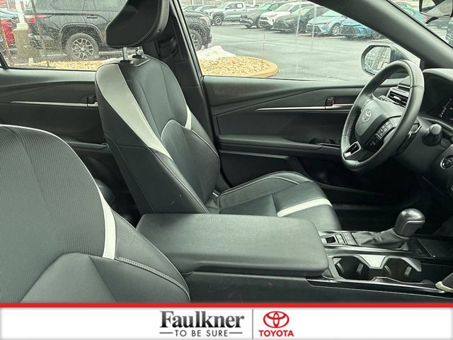Used 2025 Toyota Camry SE image 21