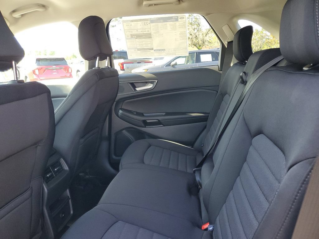 New 2024 Ford Edge SE w/ Black Appearance Package AWD/4WD image 29