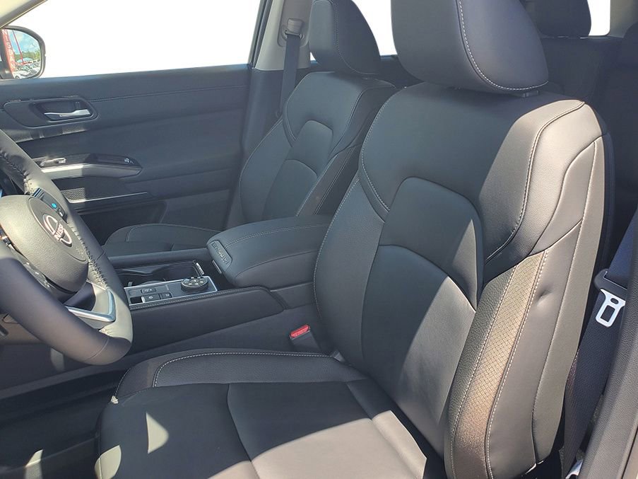 New 2025 Nissan Pathfinder SL w/ Black Appearance Package image 21