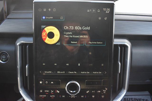 Used 2025 GMC Acadia Elevation image 27