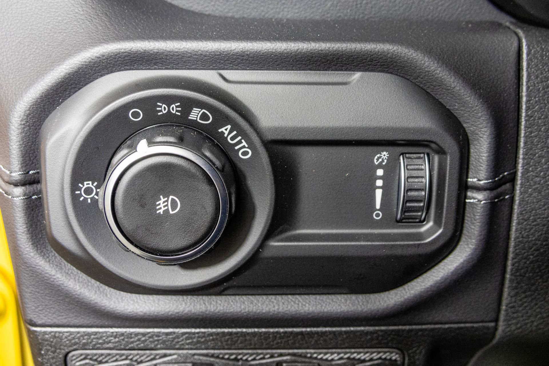 New 2026 Jeep Wrangler Unlimited Sahara AWD/4WD image 30