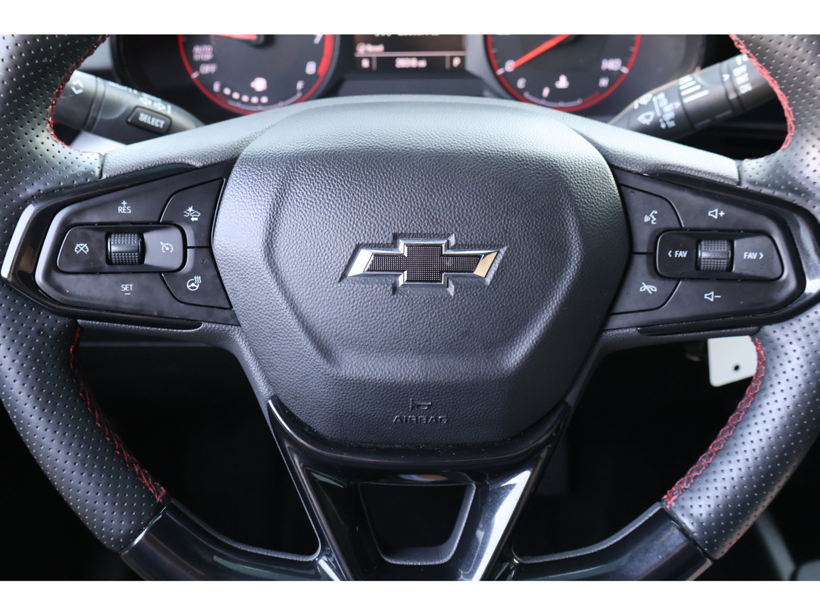 Used 2024 Chevrolet Trax RS FWD image 26