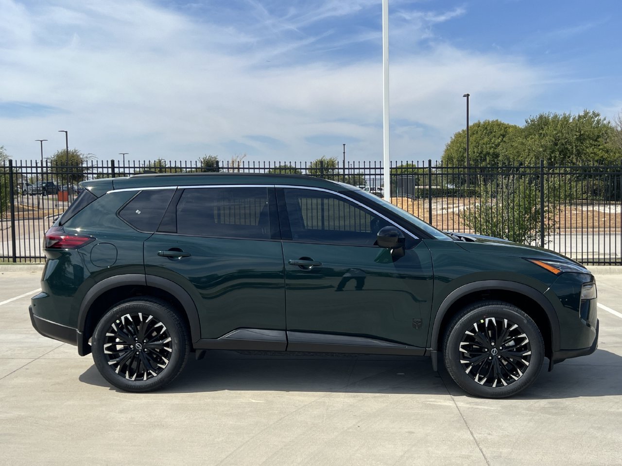 New 2027 Nissan Rogue Dark Armor FWD image 3