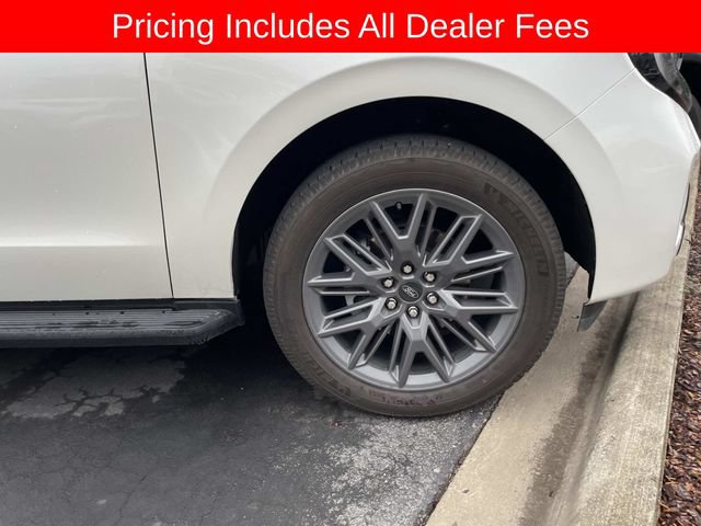 Used 2026 Ford Expedition Platinum w/ Stealth Appearance Package AWD/4WD image 11