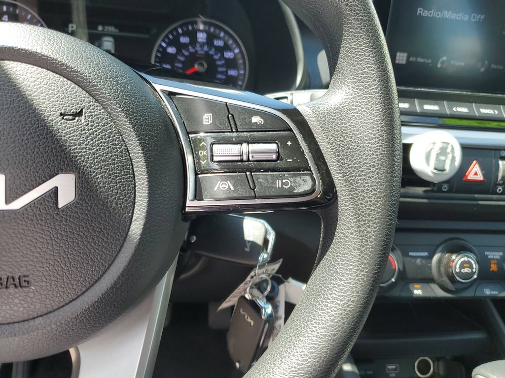 Certified 2022 Kia Forte LXS w/ LXS Technology Package FWD image 23