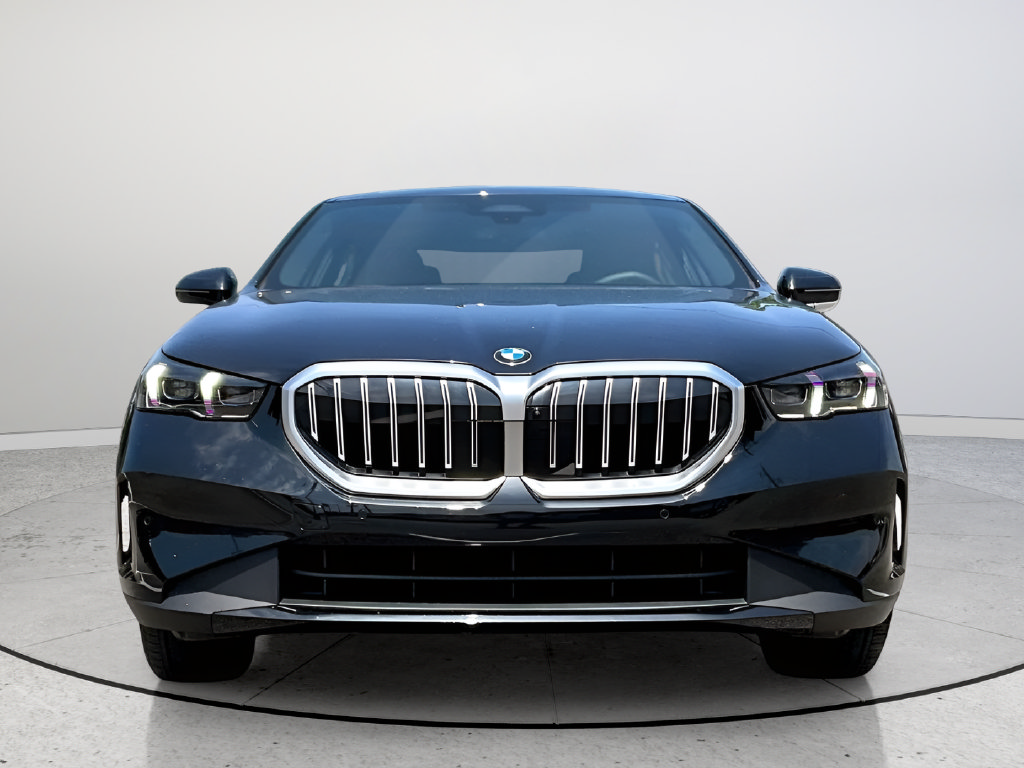 Used 2026 BMW 530i RWD image 2