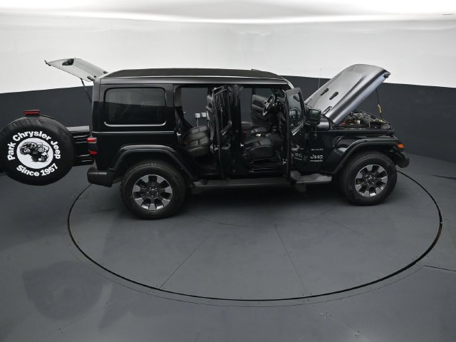 Used 2022 Jeep Wrangler Unlimited Sahara w/ Cold Weather Group AWD/4WD image 30