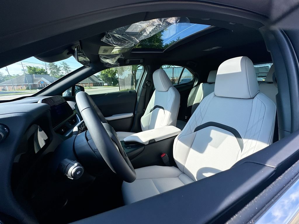 New 2026 Lexus UX 300h FWD image 10