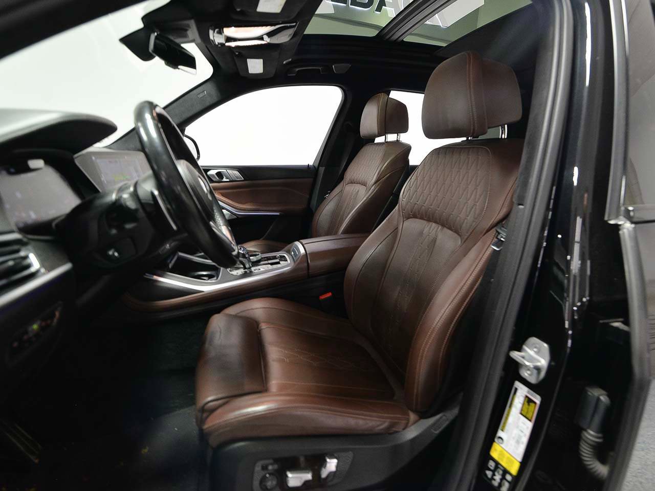 Used 2020 BMW X7 M50i w/ Dynamic Handling Package image 8