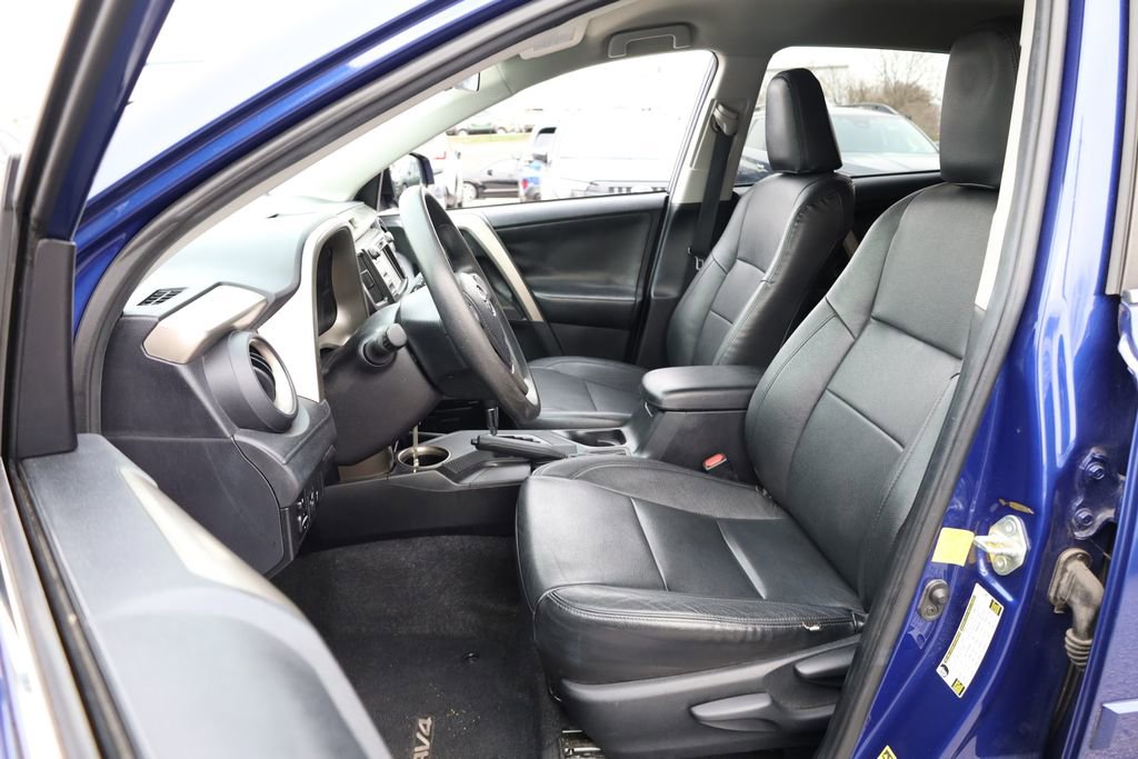 Used 2015 Toyota RAV4 LE image 9