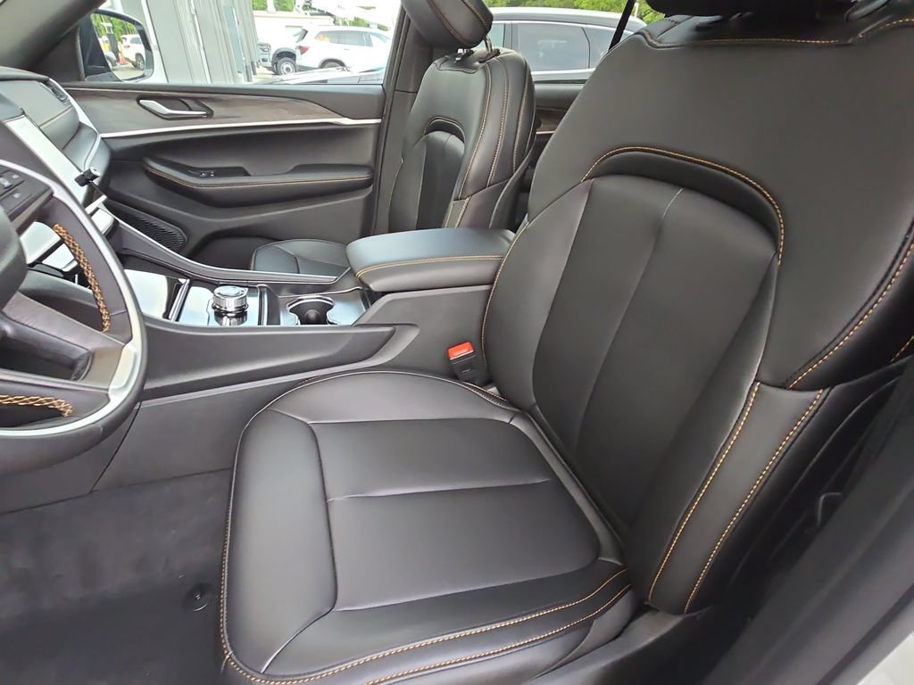 New 2026 Jeep Grand Cherokee Limited AWD/4WD image 16
