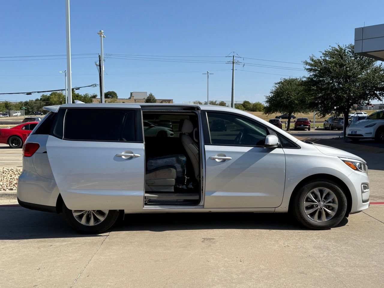 Used 2019 Kia Sedona LX FWD image 10