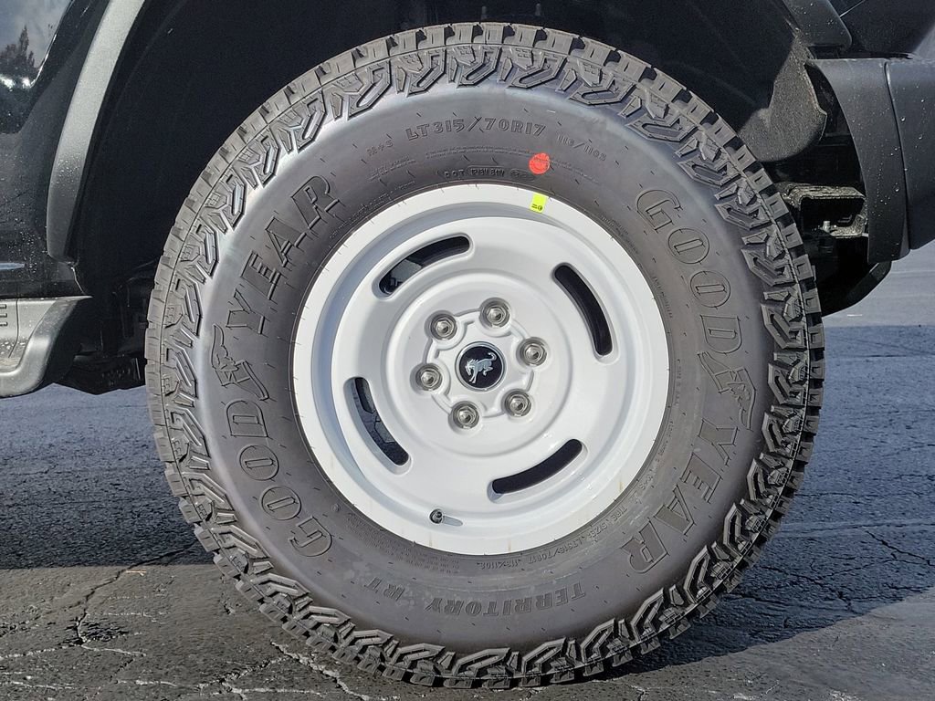 New 2025 Ford Bronco Heritage Edition image 9