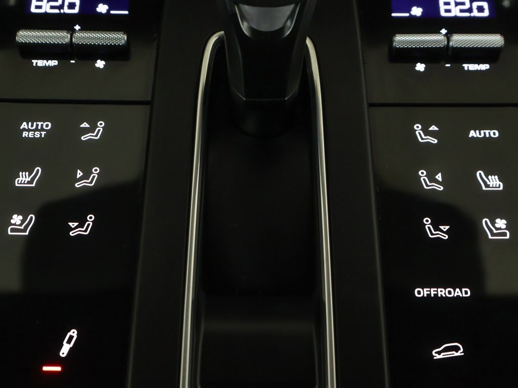 Used 2024 Porsche Macan GTS image 45