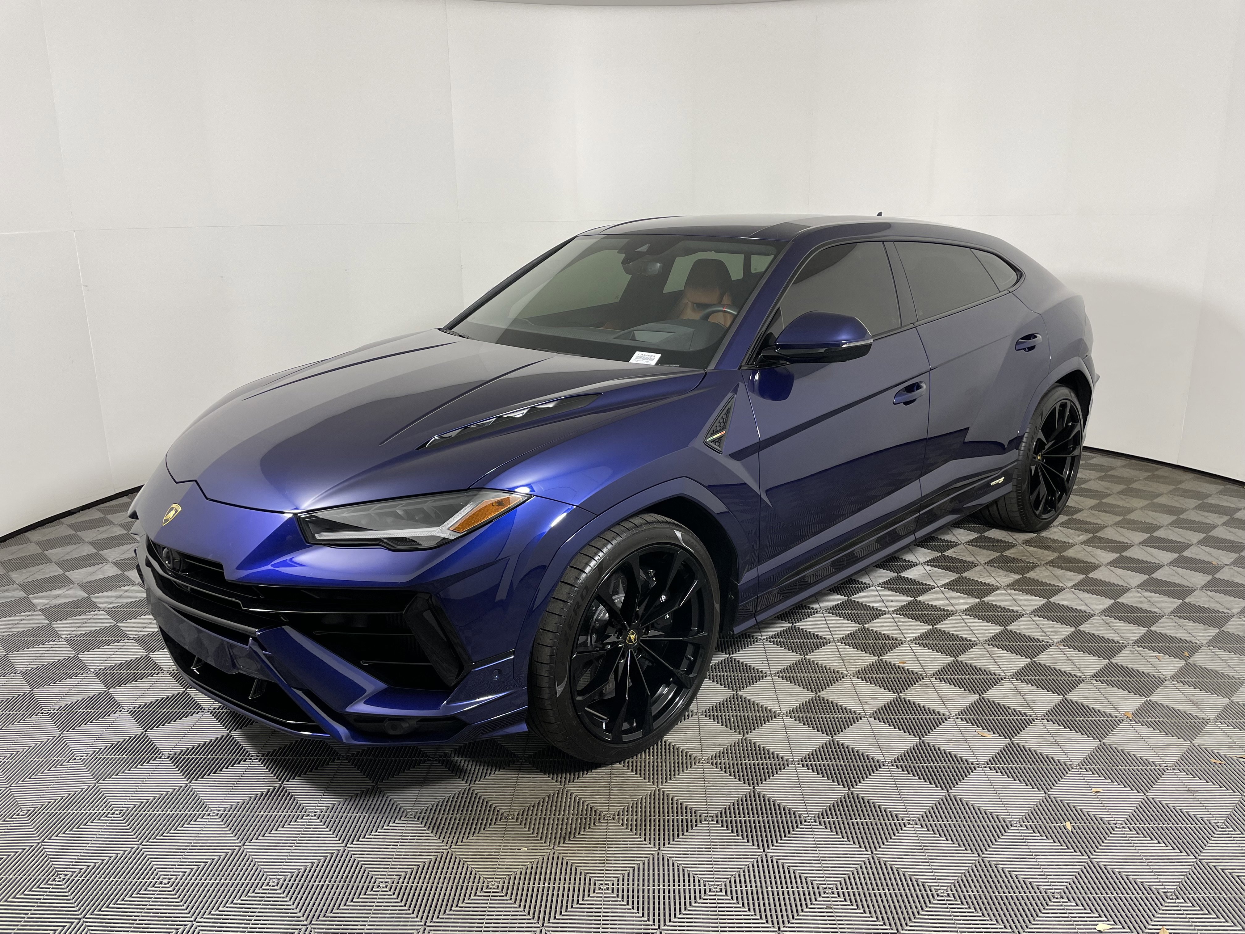 Used 2024 Lamborghini Urus S image 9