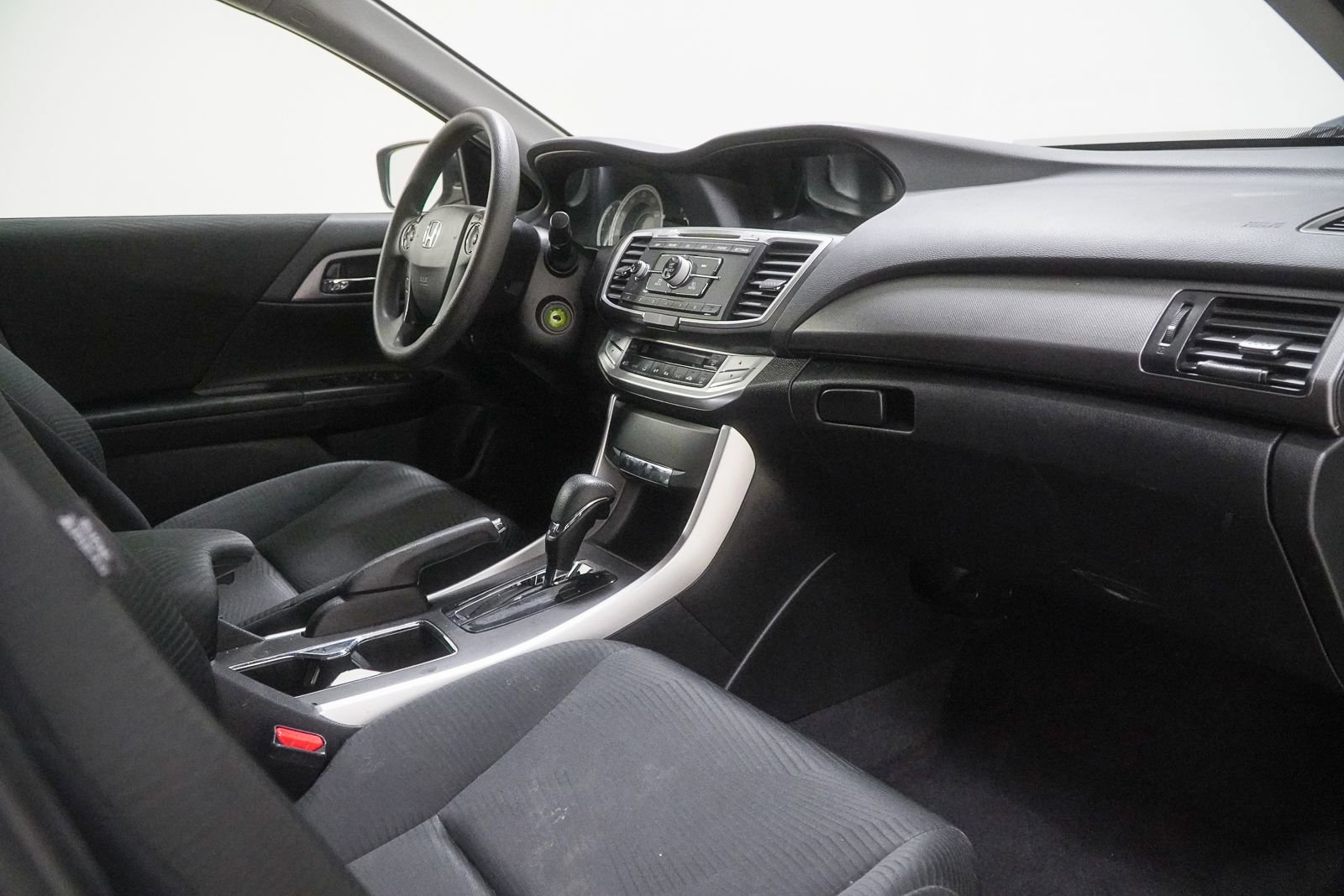 Used 2015 Honda Accord LX image 29