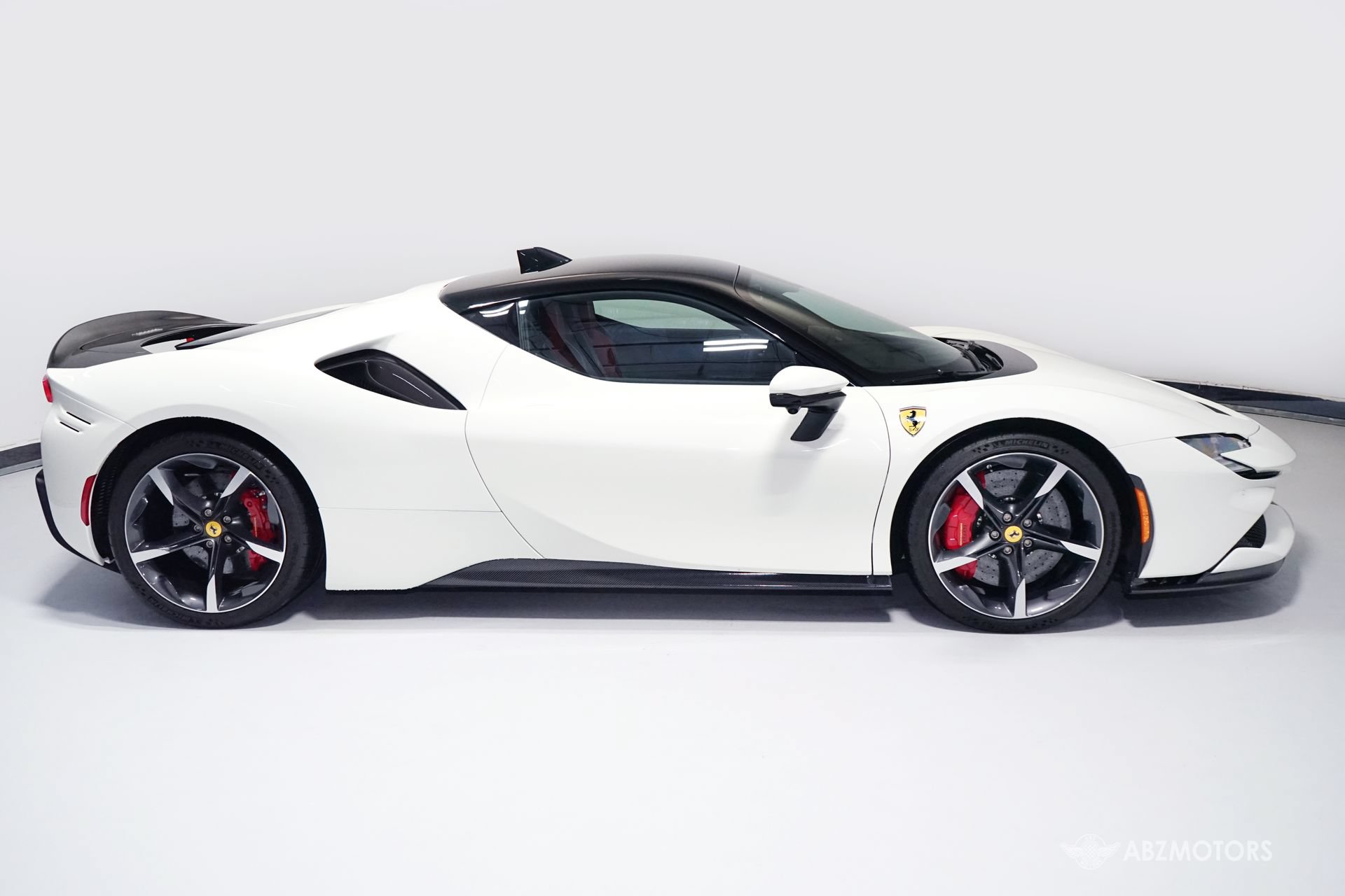 Used 2023 Ferrari SF90 Stradale AWD/4WD image 3