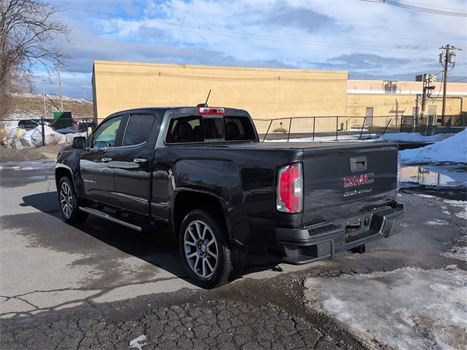 Used 2021 GMC Canyon Denali image 6