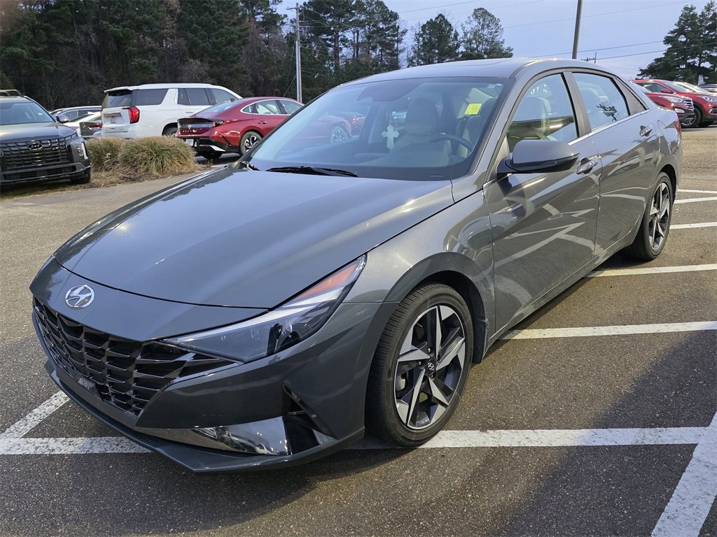 Used 2023 Hyundai Elantra Limited image 8