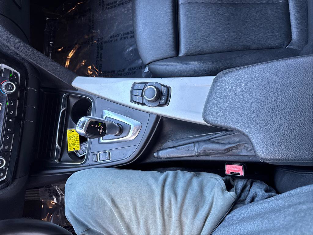 Used 2016 BMW 320i Sedan image 16